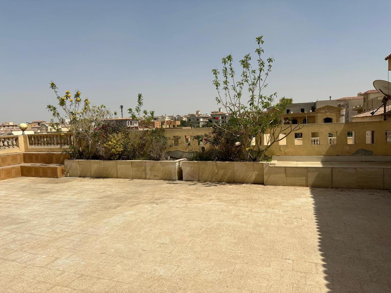 Апартаменти A Cozy Penthouse - In The 5th Settlement